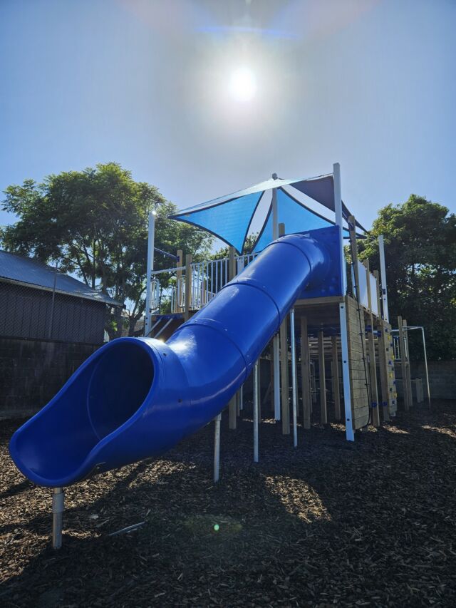 Balmoral Seventh-day Adventist School Have a spectacular new custom playspace, including shade sails to help out with the summer sun. 

#playstartshere #playground #expertsatplay #nzplayground #schoolplayground #slide #swing